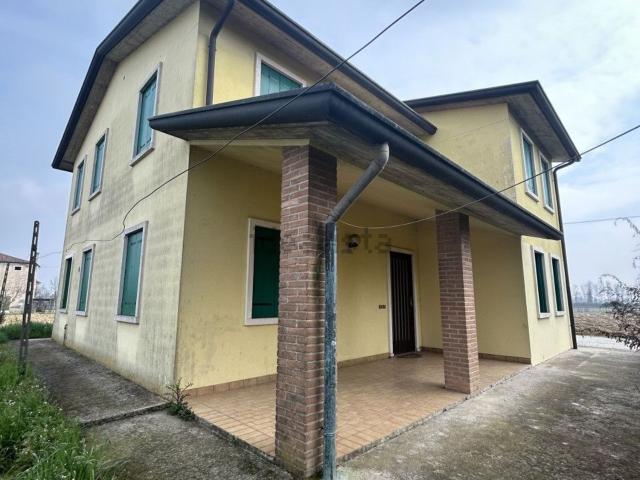 Villetta indipendente in affitto di 190 m² in Piazza Europa Unita