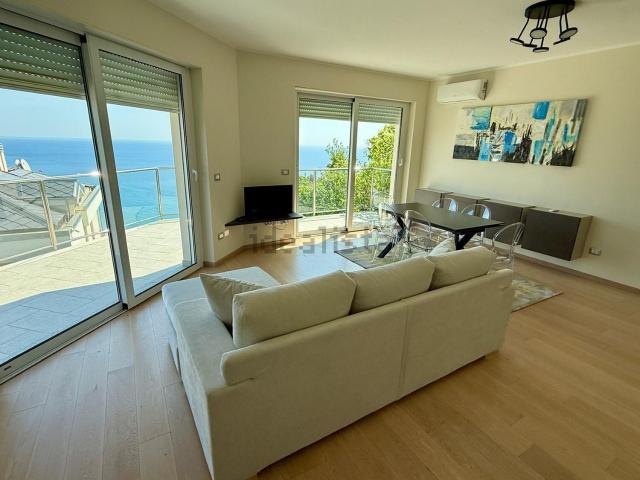 Case e ville in affitto di 195 m² in Via Luigi Borri, 116