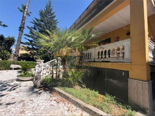 Case e ville in affitto di 200 m²