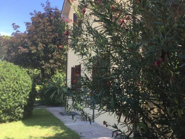 Case e ville in affitto di 200 m²
