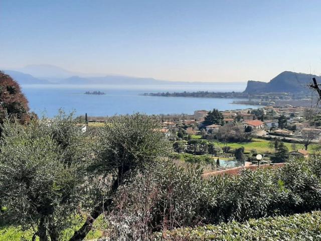 Case e ville in affitto di 200 m² in Via Serraglie