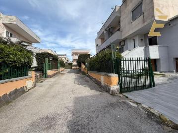 Via Staffetta, Napoli Campania - Piscina