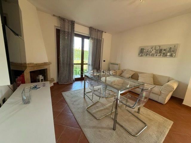 Case e ville in affitto di 200 m² in Via Terre dei Consoli
