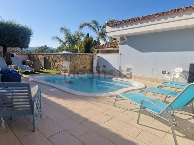 Case e ville in affitto di 200 m² in Località Cala Sinzias