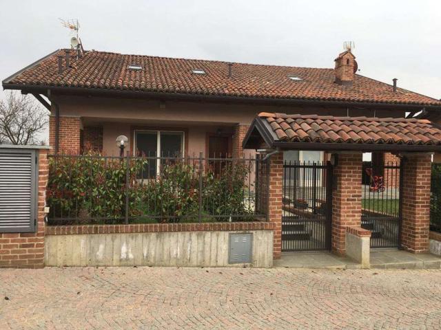 Case e ville in affitto di 210 m²