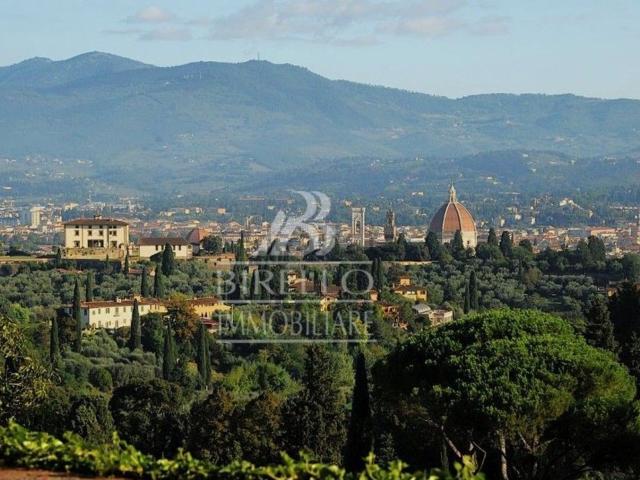 Case e ville in affitto di 210 m² in Via della Torre del Gallo