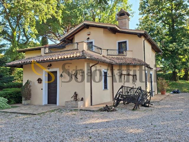 Case e ville in affitto di 210 m² in Via Vicinale della Macchia, 41