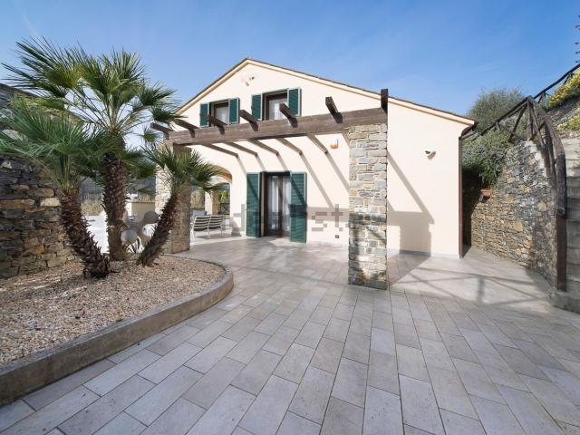 Case e ville in affitto di 220 m² in Via delle Rocche