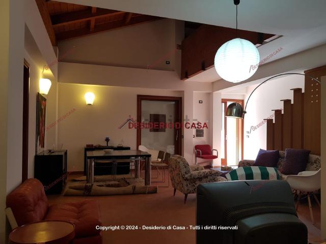 Case e ville in affitto di 221 m² in Strada Statale 113