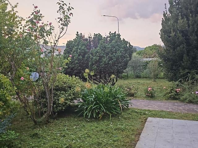 Case e ville in affitto di 222 m²