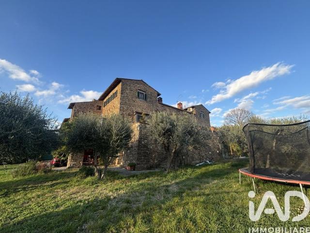Case e ville in affitto di 230 m² in Via Montauto