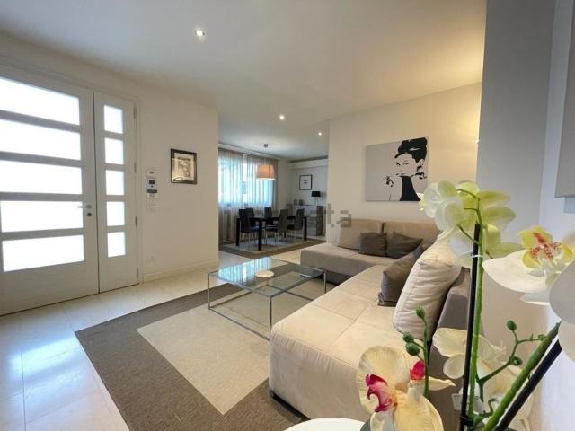 Case e ville in affitto di 240 m² in Via Agnelli