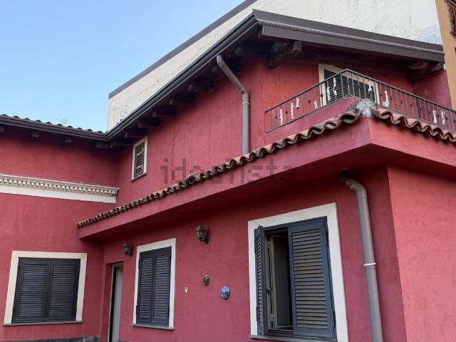 Case e ville in affitto di 250 m² in Via Bezzecca, 75