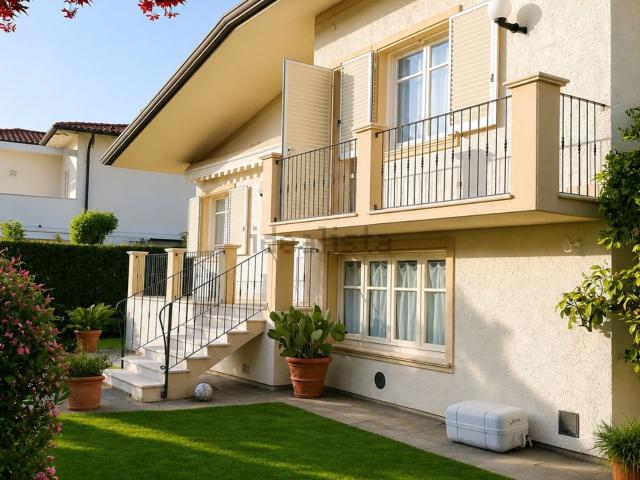 Case e ville in affitto di 250 m² in Via Bruno Toni