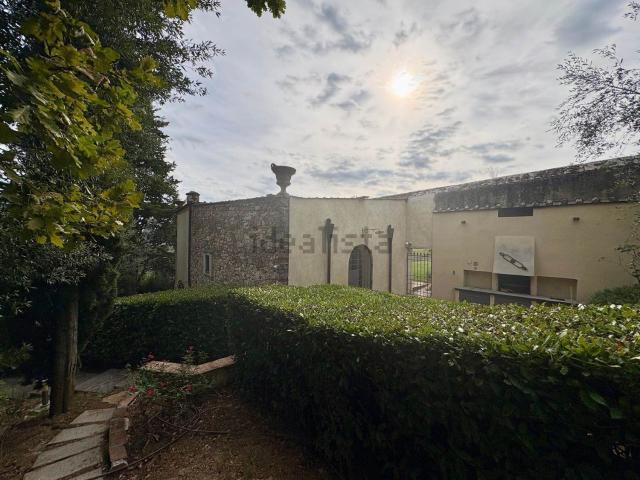 Case e ville in affitto di 250 m² in Via di Lappeggi, 28
