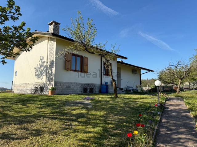 Case e ville in affitto di 250 m² in Località Asci, 10