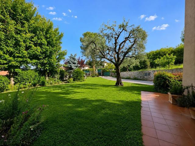 Case e ville in affitto di 260 m² in Via dei Prati, 60