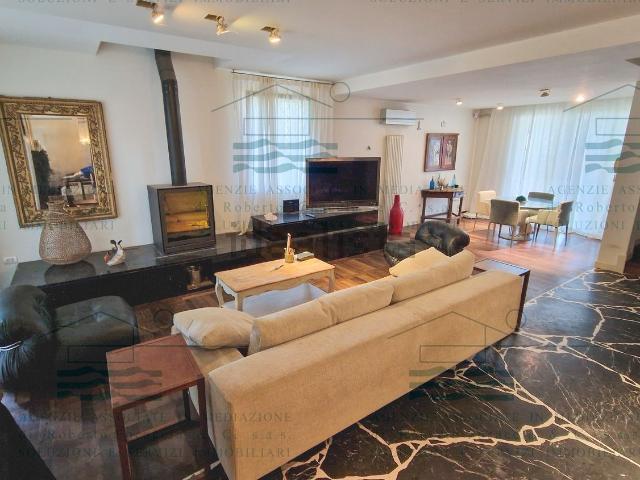Case e ville in affitto di 260 m² in Viale Romagna, 9