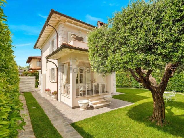Case e ville in affitto di 280 m²