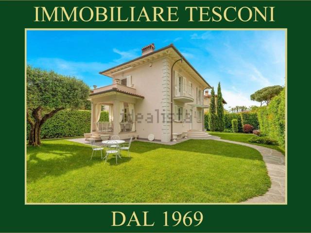 Case e ville in affitto di 280 m² in Via Umbria, 100