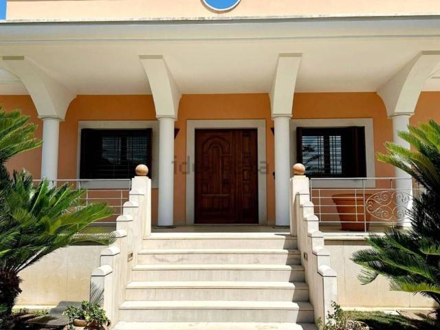 Case e ville in affitto di 300 m²