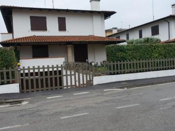Case e ville in affitto di 300 m²