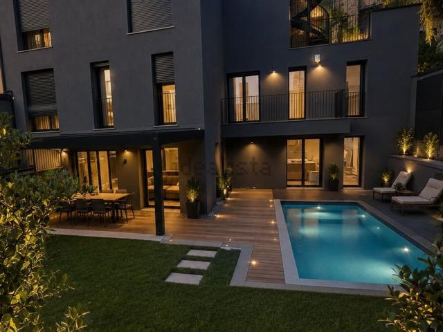 Case e ville in affitto di 300 m² in Via Stendhal