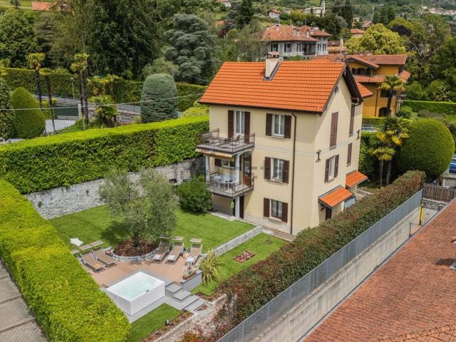 Case e ville in affitto di 301 m² in Via Battaglia di Tremezzina, 5