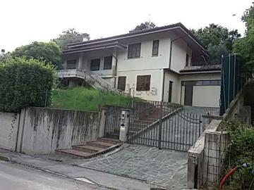 Case e ville in affitto di 310 m² in Via 8 Marzo, 5