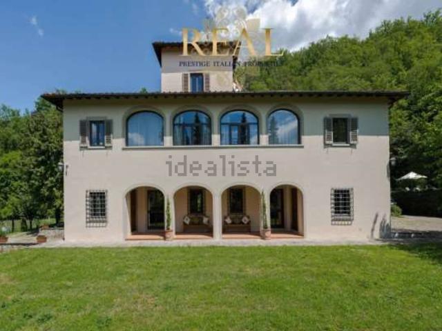 Case e ville in affitto di 318 m² in Via del Molino