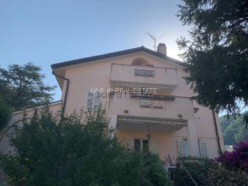 Case e ville in affitto di 320 m² in Via della Mandria