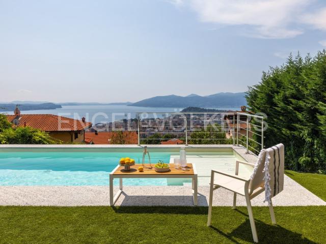 Case e ville in affitto di 320 m² in Via Sicilia, 8