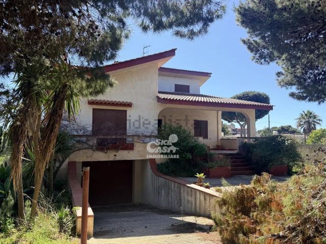 Case e ville in affitto di 350 m²