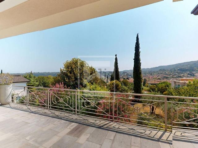 Case e ville in affitto di 350 m² in Via dei Colli