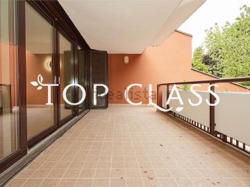 Case e ville in affitto di 350 m² in Via dei Longobardi, 2