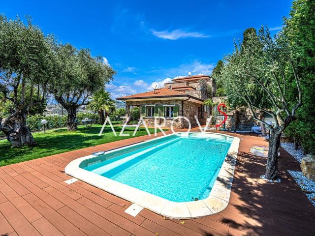 Case e ville in affitto di 350 m² in Via delle Vele, 13