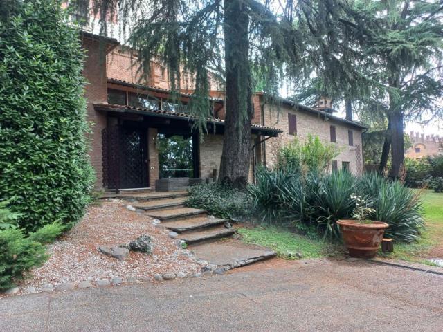 Case e ville in affitto di 350 m² in Viale Massimo D&apos Azeglio