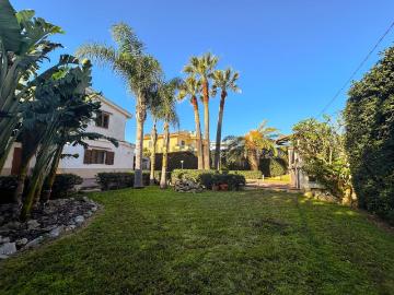 Case e ville in affitto di 359 m² in Via del Pellicano