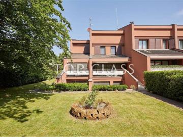 Case e ville in affitto di 370 m² in Via Antonio Vivaldi