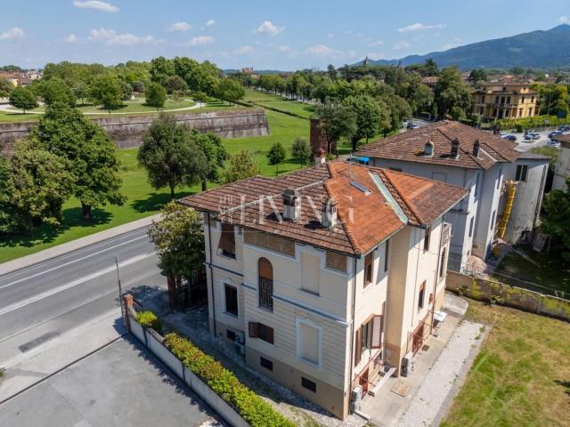 Case e ville in affitto di 375 m² in Viale Giosuè Carducci, 559