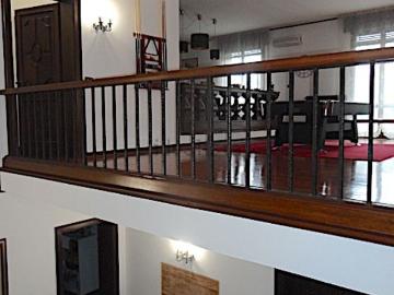 Case e ville in affitto di 380 m² in Via Genova