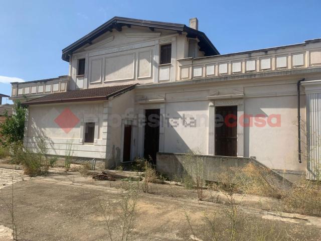 Case e ville in affitto di 380 m² in Via Mortille, 1
