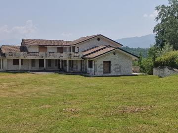 Case e ville in vendita di 400 m²