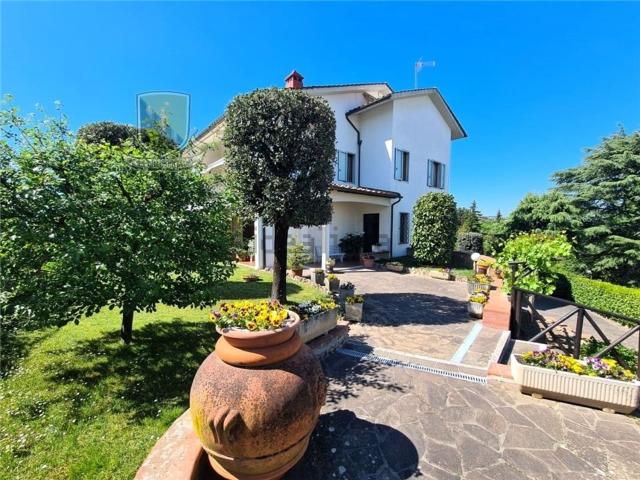 Case e ville in vendita di 400 m²