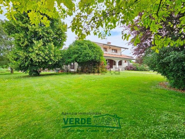 Villetta indipendente in vendita di 400 m² in Via Roma