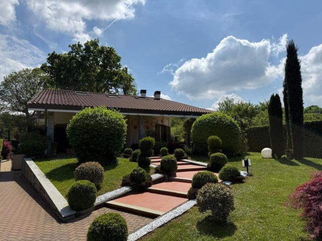 Case e ville in vendita di 400 m²