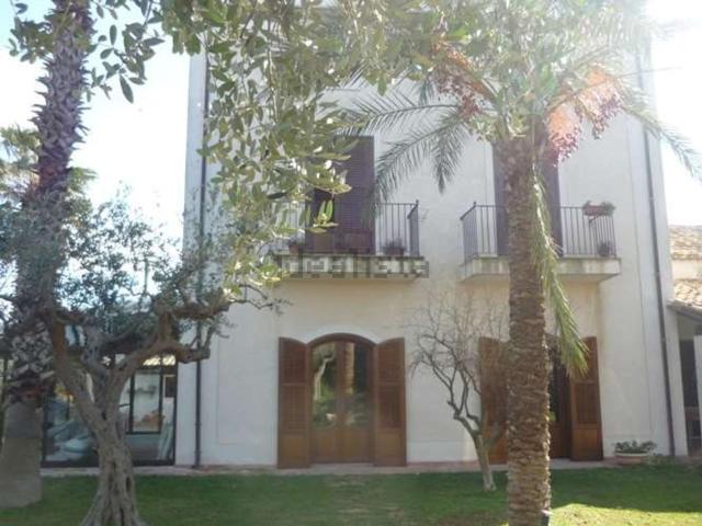 Case e ville in vendita di 400 m²