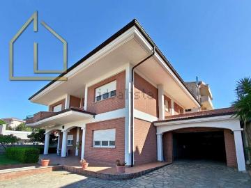 Case e ville in vendita di 400 m²