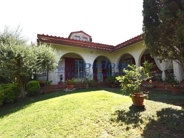 Case e ville in vendita di 400 m²