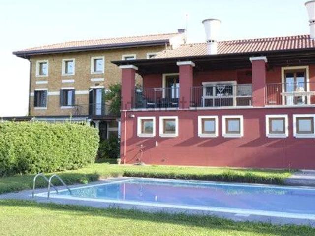 Case e ville in vendita di 400 m²